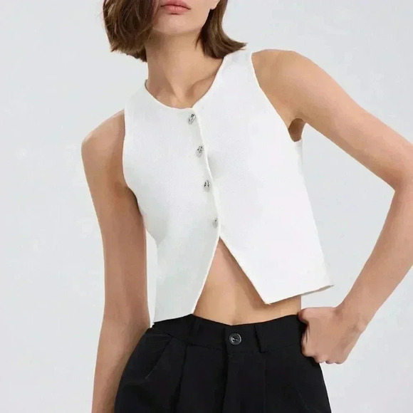 White Casual Women's Knitted Short Vest - Picture 1 of 5